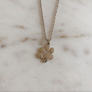 2/$20!💫 silver dog paw necklace🐶